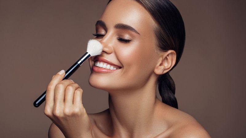 Maquiagem com base e corretivo: simples e prática - Dia de Beauté